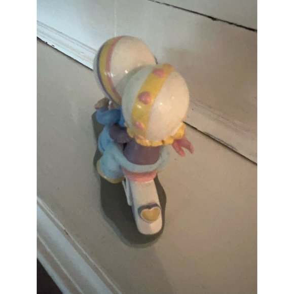 Precious Moments Sculpture - Picture 5 of 8